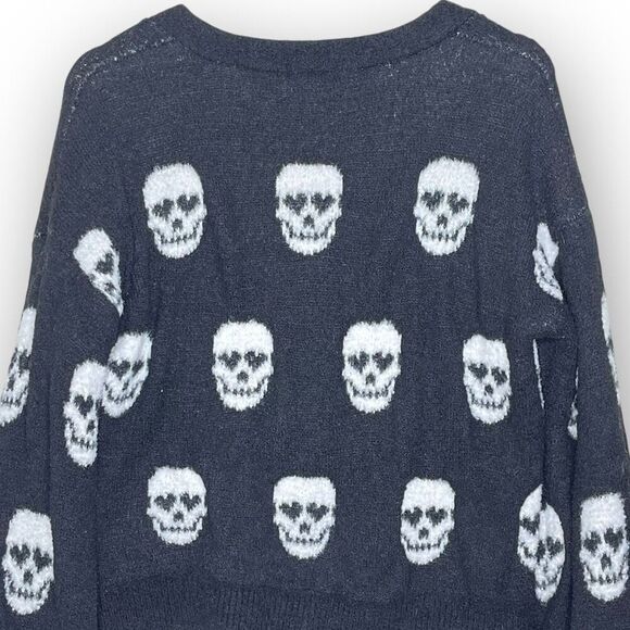 Hot Topic Black White Heart Eyes Skulls Crop Fuzzy Cardigan Sweater Women’s XL - Picture 6 of 11